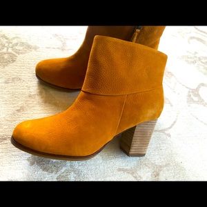 Cole Haan suede camel color ankle boots size 5.5